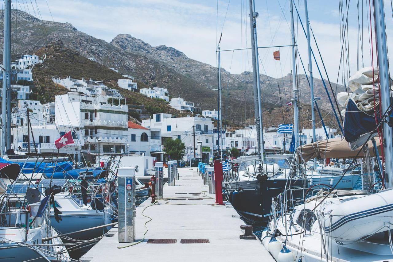 Chill & Co. Serifos